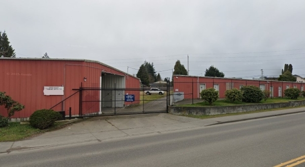Facility photo: //images.sparefoot.com/medium/24179068963563ed1bb.jpg