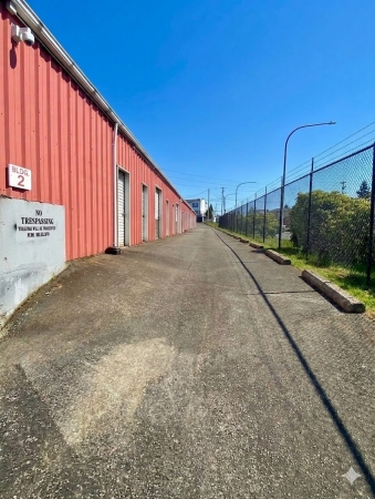 Facility photo: //images.sparefoot.com/medium/24179069bc4631b768e.jpg