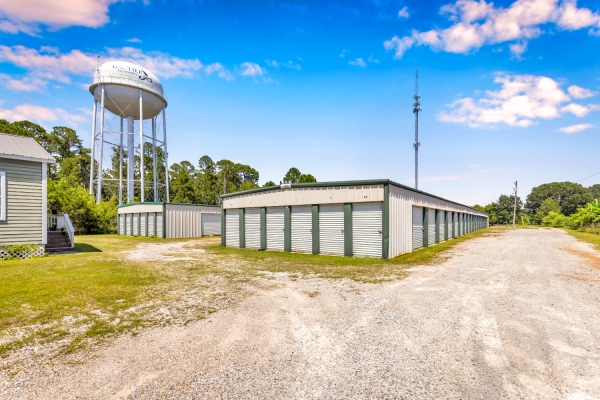 Facility photo: //images.sparefoot.com/medium/24179668d31f9c9df51.jpg
