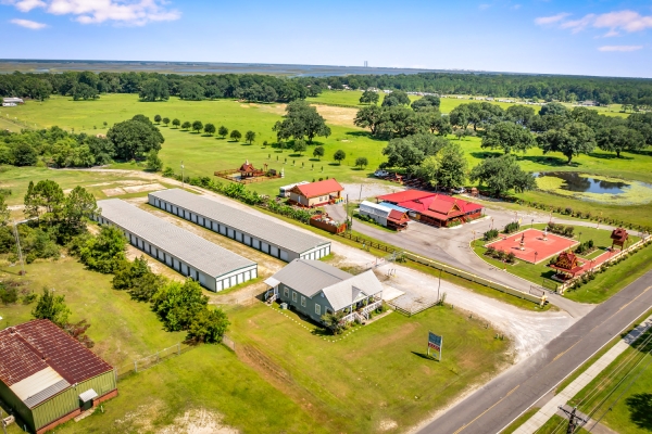 Facility photo: //images.sparefoot.com/medium/24179668d31f9dc70e2.jpg