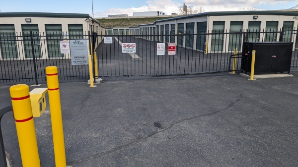 Facility photo: //images.sparefoot.com/medium/2418026893c78f5d470.jpg