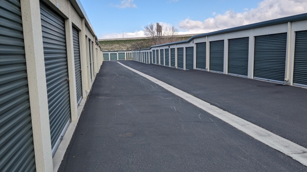 Facility photo: //images.sparefoot.com/medium/2418026893c7a84ba63.jpg