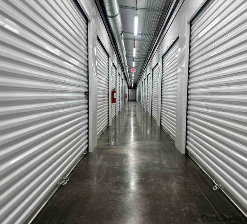 Facility photo: //images.sparefoot.com/medium/241805689c3bb63dbd1.jpg