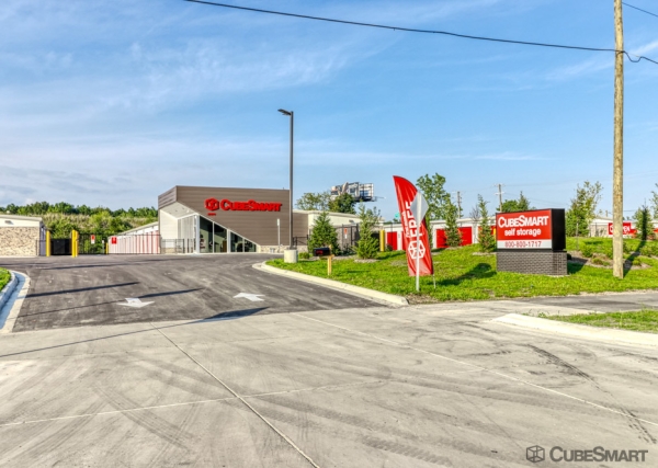 Storage Units at CubeSmart Self Storage MI Romulu Northline Rd - 37270 Northline Road