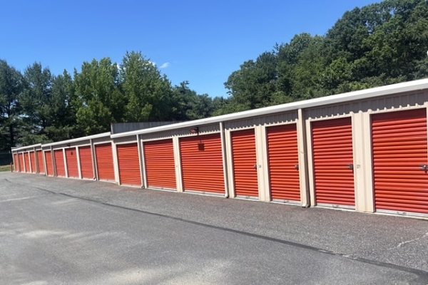Facility photo: //images.sparefoot.com/medium/2418066a411d65ca8c4.jpg