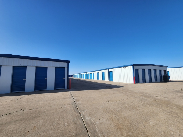 Facility photo: //images.sparefoot.com/medium/24180968955e0302fc0.jpg