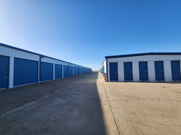 Facility photo: //images.sparefoot.com/medium/24180968955e0a194b1.jpg