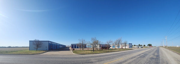 Facility photo: //images.sparefoot.com/medium/2418096895ff4523dc9.jpg