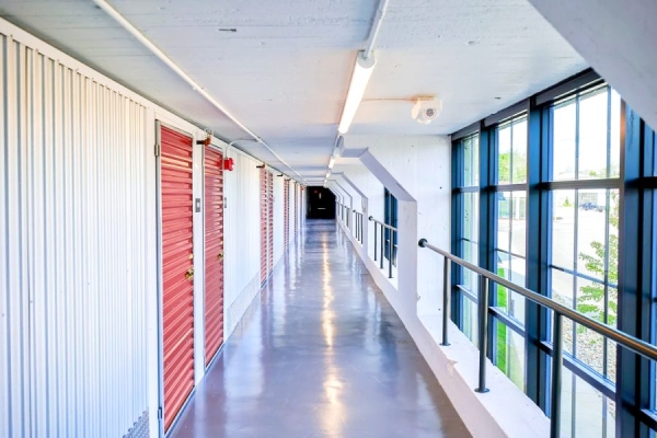 Facility photo: //images.sparefoot.com/medium/241811689f7b2b650a3.jpg
