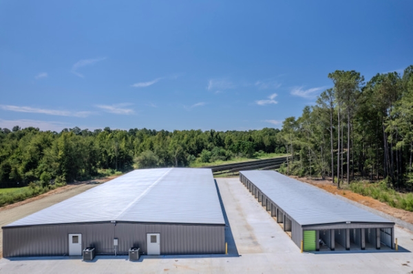 Facility photo: //images.sparefoot.com/medium/24182668cb354138a47.jpg