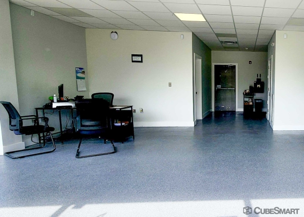 Facility photo: //images.sparefoot.com/medium/241827689edf5bee938.jpg