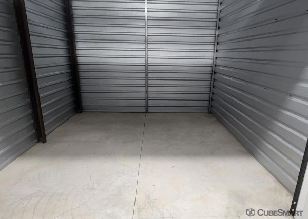 Facility photo: //images.sparefoot.com/medium/241827689edf61c0e5b.jpg