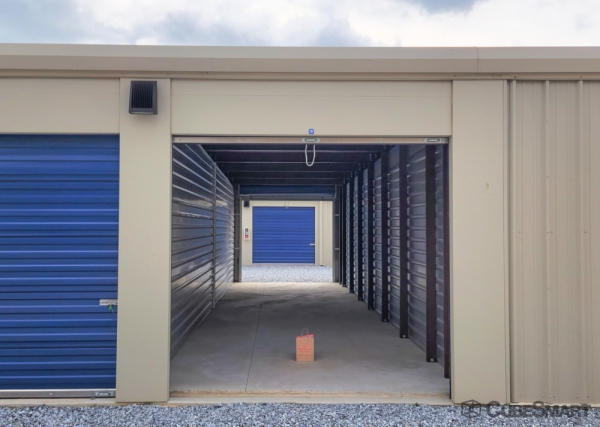 Facility photo: //images.sparefoot.com/medium/24182768cbcf3fb7a41.jpg