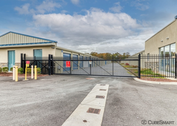 Facility photo: //images.sparefoot.com/medium/241827691452508e777.jpg