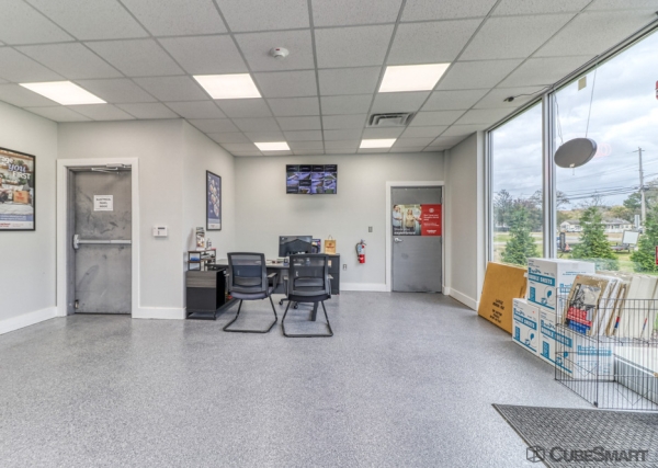 Facility photo: //images.sparefoot.com/medium/241827693d31c4acd3f.jpg