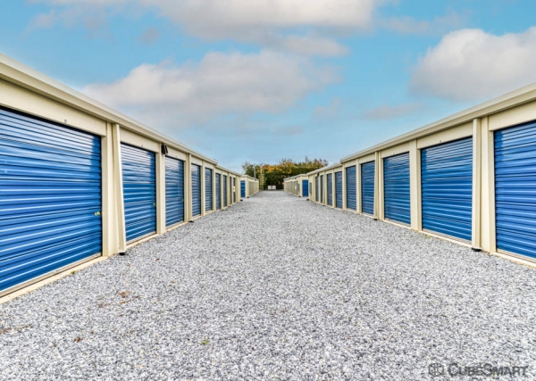 Facility photo: //images.sparefoot.com/medium/24182769f5b33a9b95c.jpg