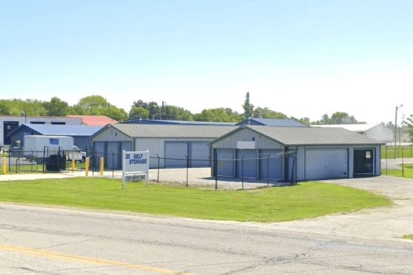 Facility photo: //images.sparefoot.com/medium/24184568a33382daf62.jpg