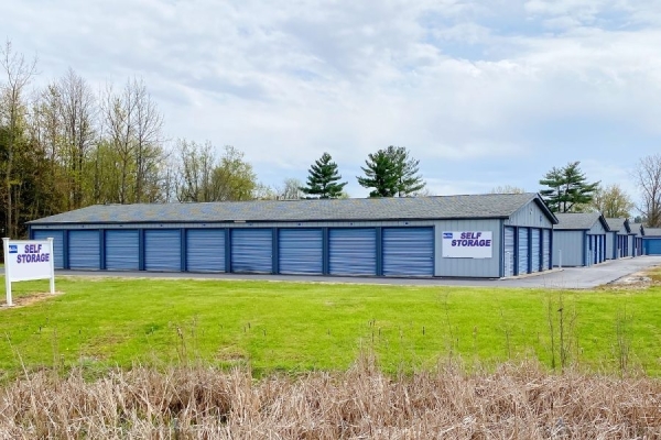 Facility photo: //images.sparefoot.com/medium/24185468a3331bdb063.jpg