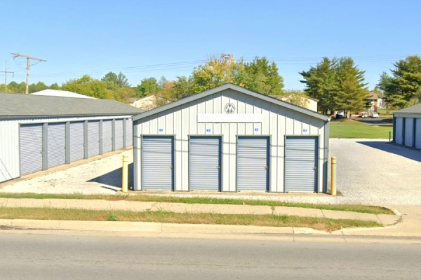 Facility photo: //images.sparefoot.com/medium/241855689f705709030.jpg