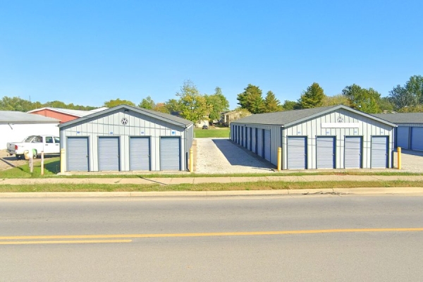 Facility photo: //images.sparefoot.com/medium/241855689f70594555a.jpg