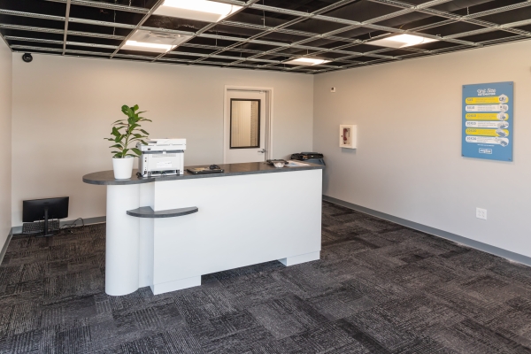 Facility photo: //images.sparefoot.com/medium/24185768d2eb249b760.jpg