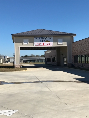 Facility photo: //images.sparefoot.com/medium/241867689e13e3dc014.jpg