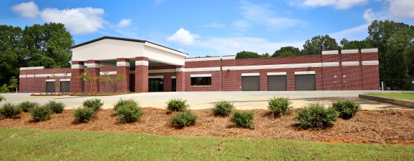 Facility photo: //images.sparefoot.com/medium/241872689e22dc20eb7.jpg