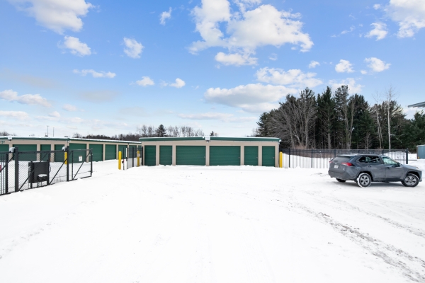 Facility photo: //images.sparefoot.com/medium/2418776a175c25b7a36.jpg