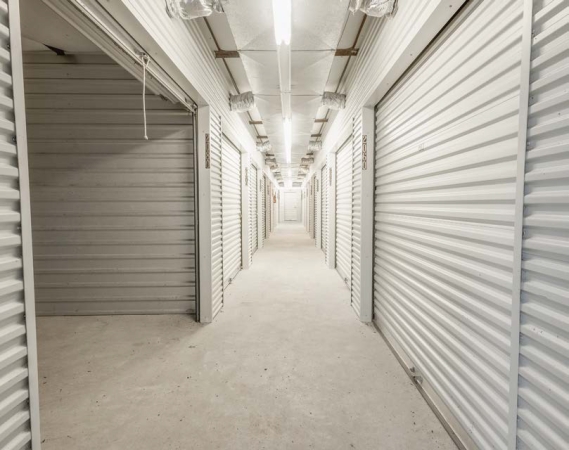 Facility photo: //images.sparefoot.com/medium/24189268a637629068e.jpg