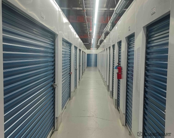 Facility photo: //images.sparefoot.com/medium/24189368a827c53a64c.jpg