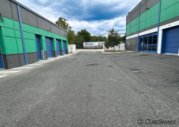 Facility photo: //images.sparefoot.com/medium/241893691ee012287a1.jpg