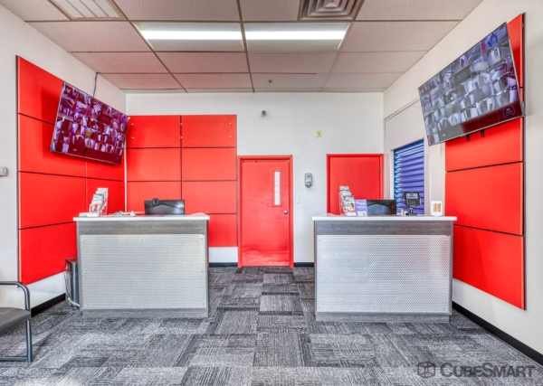 Facility photo: //images.sparefoot.com/medium/24189369f5ae5447448.jpg