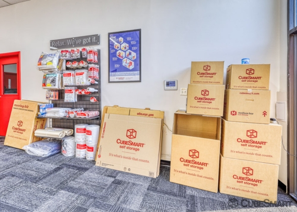 Facility photo: //images.sparefoot.com/medium/24189369f5ae57b4487.jpg