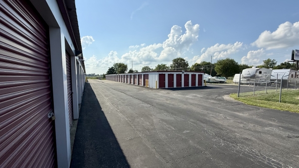 Facility photo: //images.sparefoot.com/medium/24189568a777777cb4d.jpeg