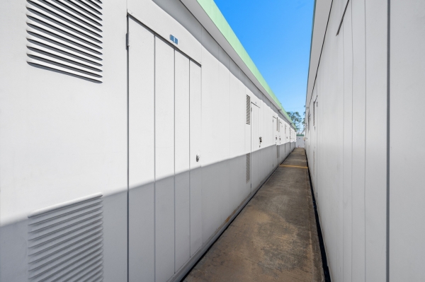 Facility photo: //images.sparefoot.com/medium/24190268a7510c0b734.jpg