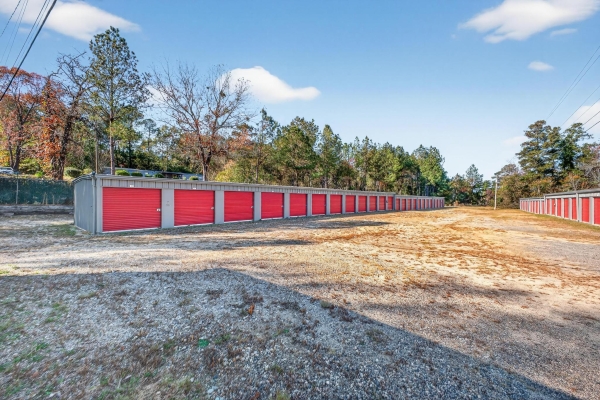 Facility photo: //images.sparefoot.com/medium/24190469308f75859ec.jpg