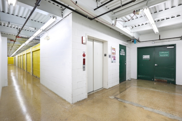 Facility photo: //images.sparefoot.com/medium/24192368ae29aac3409.jpg