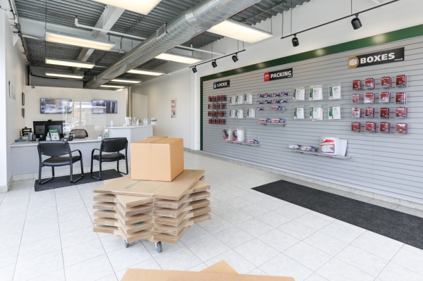 Facility photo: //images.sparefoot.com/medium/24192368ae29abaa107.jpg