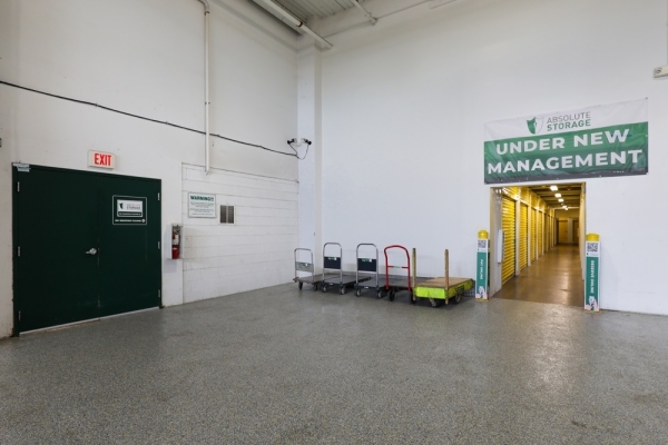 Facility photo: //images.sparefoot.com/medium/24192368af489fabe6b.jpg