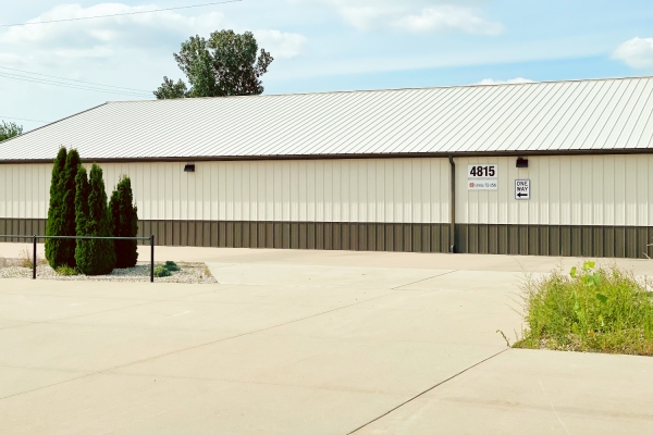 Facility photo: //images.sparefoot.com/medium/24193968c83e03c6dd7.jpg