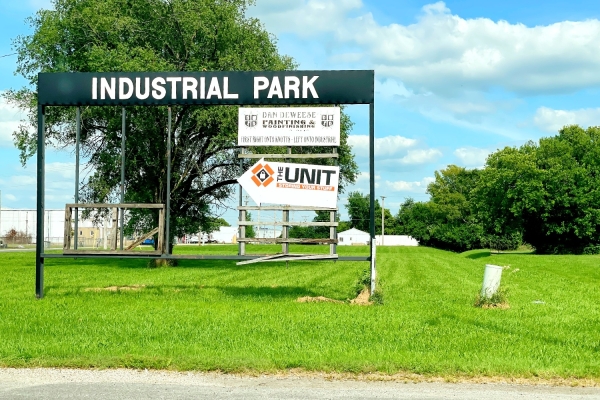 Facility photo: //images.sparefoot.com/medium/24193968c9b5e18222d.jpg