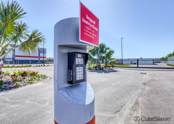 Facility photo: //images.sparefoot.com/medium/24194169e08e739f1dc.jpg