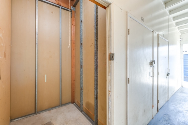Facility photo: //images.sparefoot.com/medium/24194268b08facde133.jpg