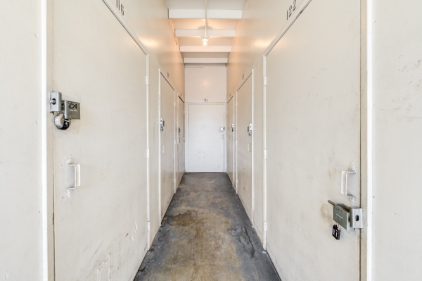 Facility photo: //images.sparefoot.com/medium/24194268b08fb1809b9.jpg