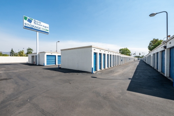 Facility photo: //images.sparefoot.com/medium/24194268b08fb6bb10d.jpg