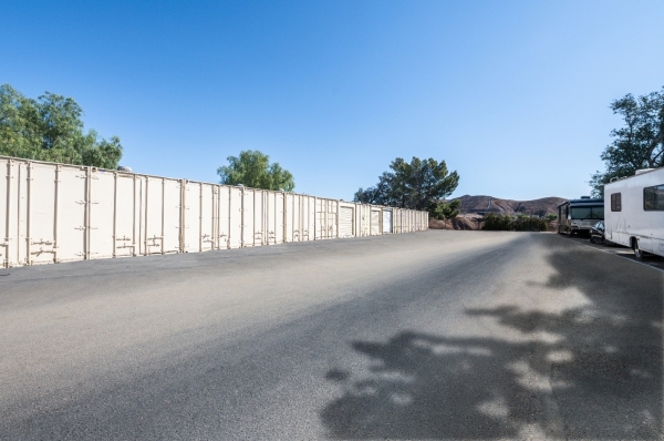 Facility photo: //images.sparefoot.com/medium/24194368b090fb9f10e.jpg