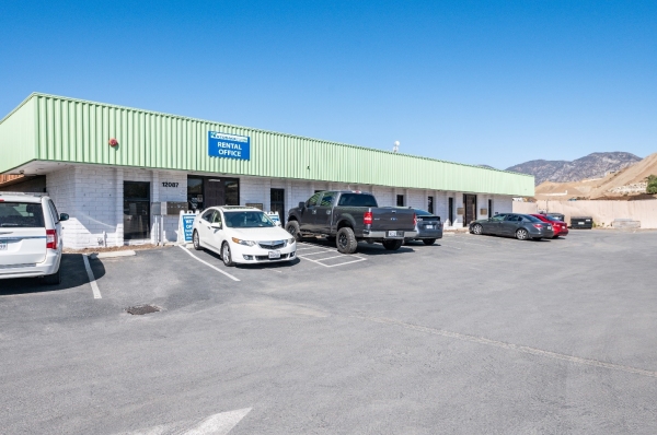 Facility photo: //images.sparefoot.com/medium/24194368b09106024e5.jpg