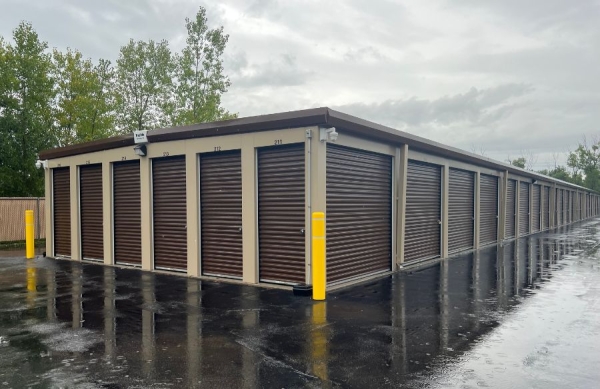 Facility photo: //images.sparefoot.com/medium/24194868bf5feb63174.jpg