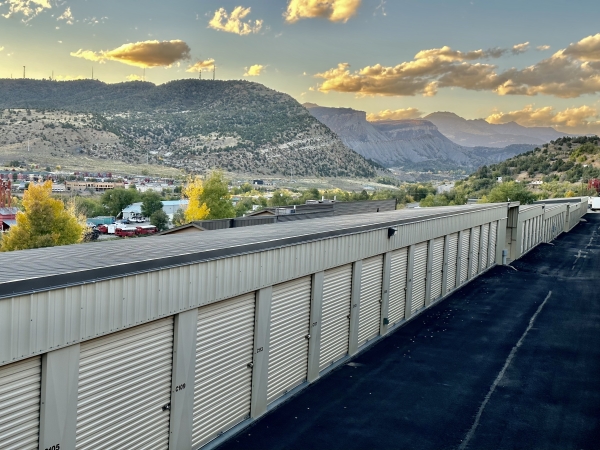 Facility photo: //images.sparefoot.com/medium/24194968b1ffd760b8f.jpg