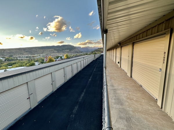 Facility photo: //images.sparefoot.com/medium/24194968b1ffd927567.jpg